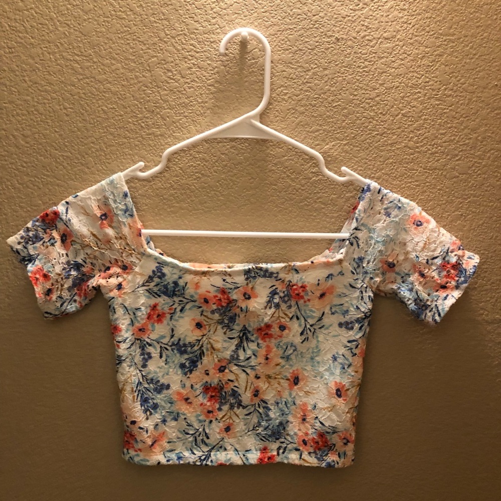 Crop top - Picture 3 of 3